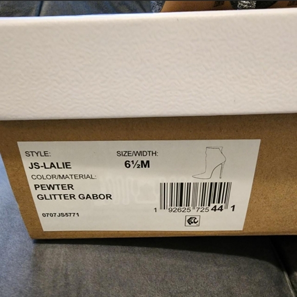 Jessica Simpson boots - Picture 8 of 8